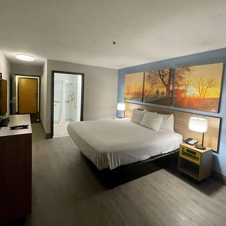 Days Inn By Wyndham Shawnee Esterno foto